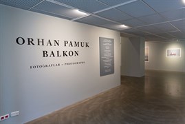 ORHAN PAMUK - BALKON / PHOTOS